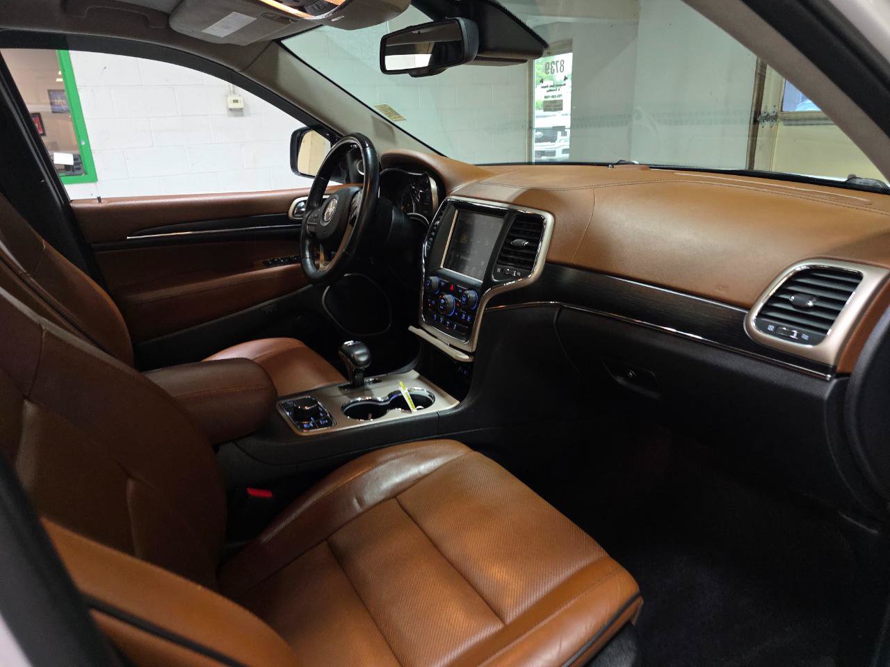 Used 2015 Jeep Grand Cherokee Summit AWD/4WD image 26