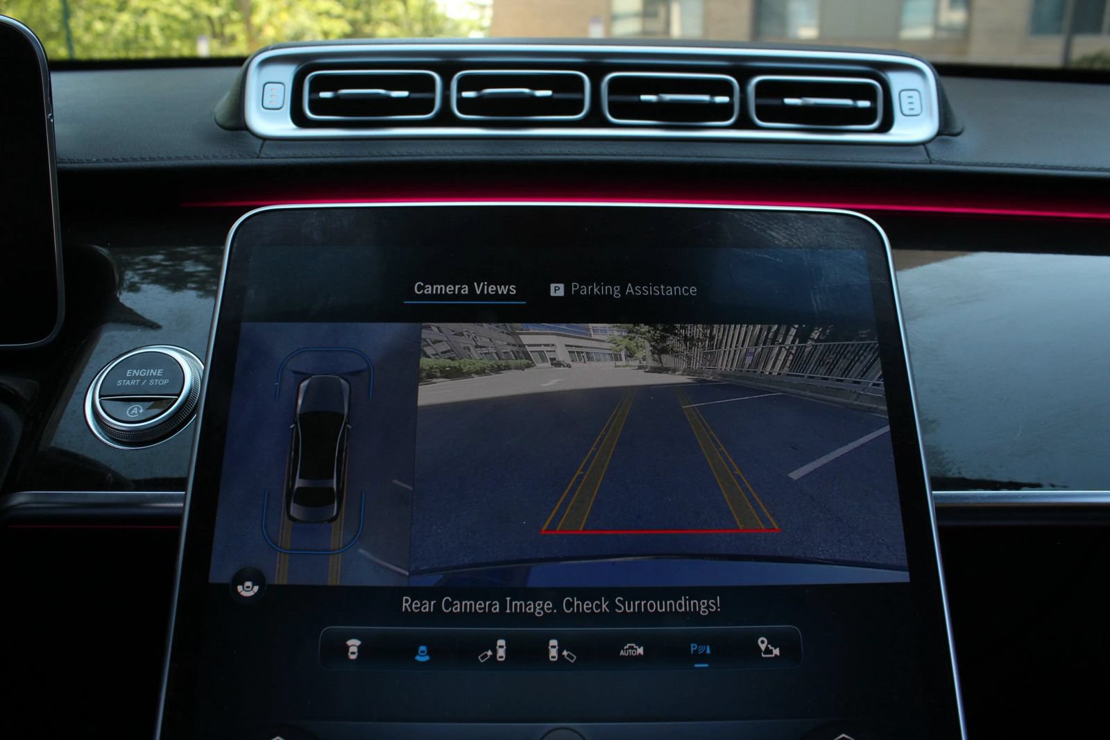 Used 2022 Mercedes-Benz S 580 4MATIC Sedan w/ AMG Line Package image 36