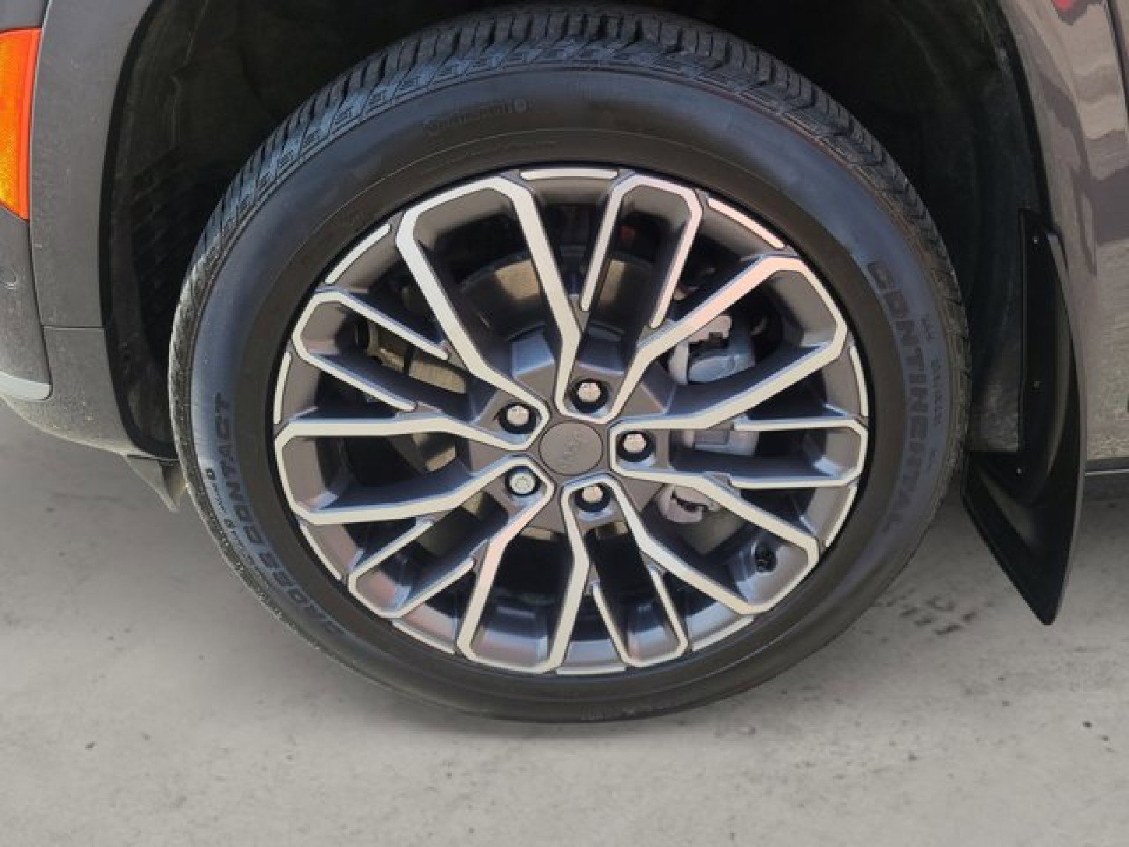Used 2024 Jeep Grand Cherokee L Summit image 9