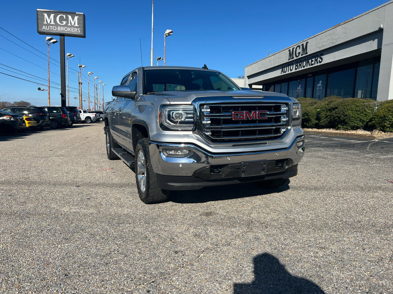 Used 2018 GMC Sierra 1500 SLT image 2