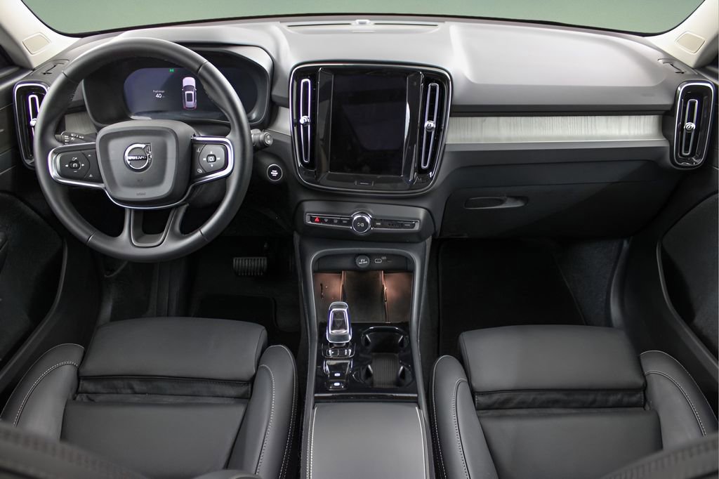 Used 2025 Volvo XC40 B5 Ultra AWD/4WD image 22