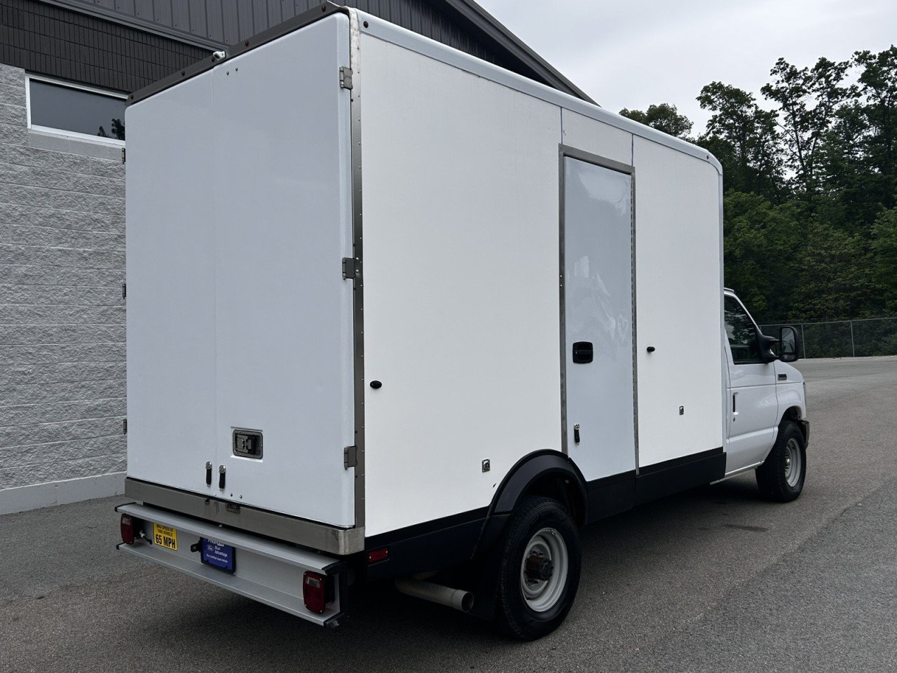 Used 2023 Ford E-350 and Econoline 350 Super Duty w/ Power Windows & Locks Group RWD image 9