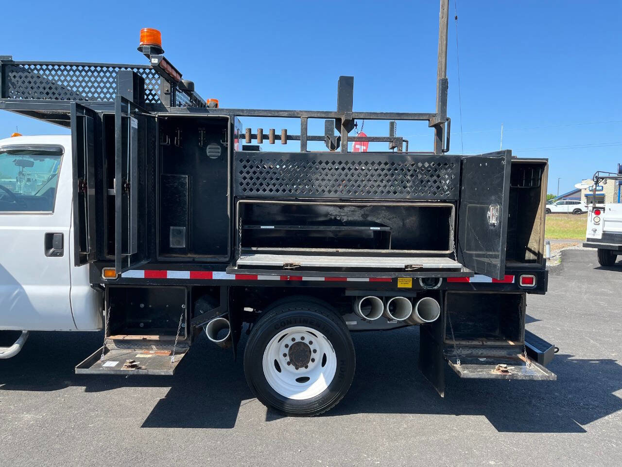 Used 2016 Ford F550 4x4 Regular Cab Super Duty image 16