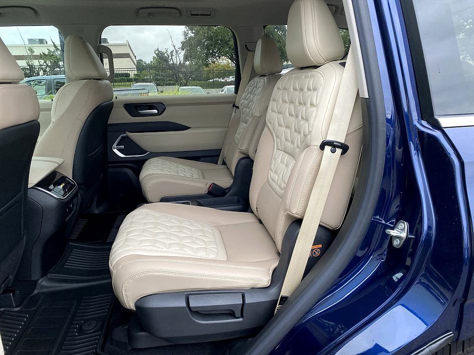 New 2026 Nissan Armada Platinum image 17