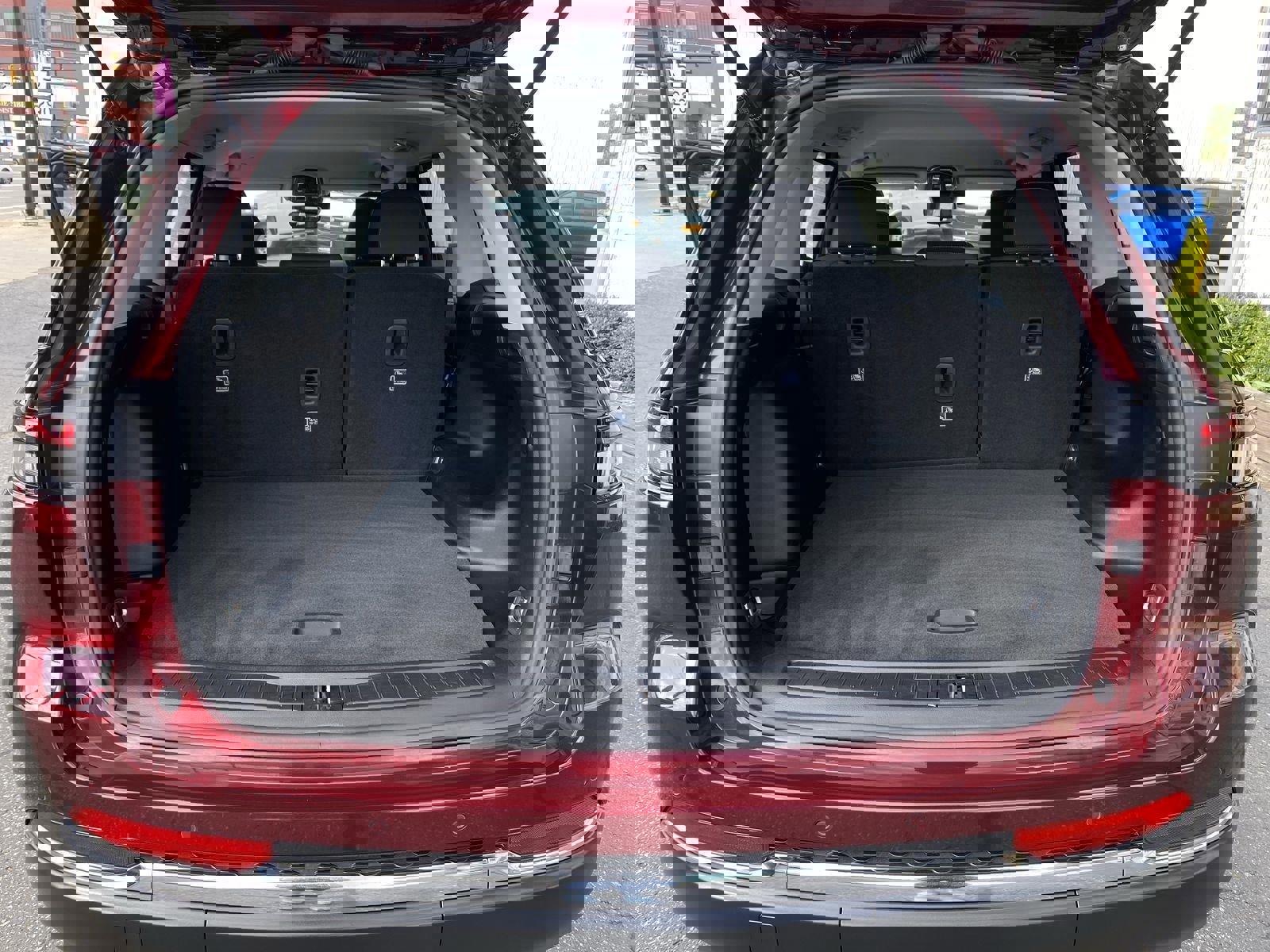 Used 2023 Jeep Grand Cherokee Laredo image 17