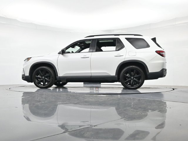 Used 2025 Honda Pilot Black Edition image 41