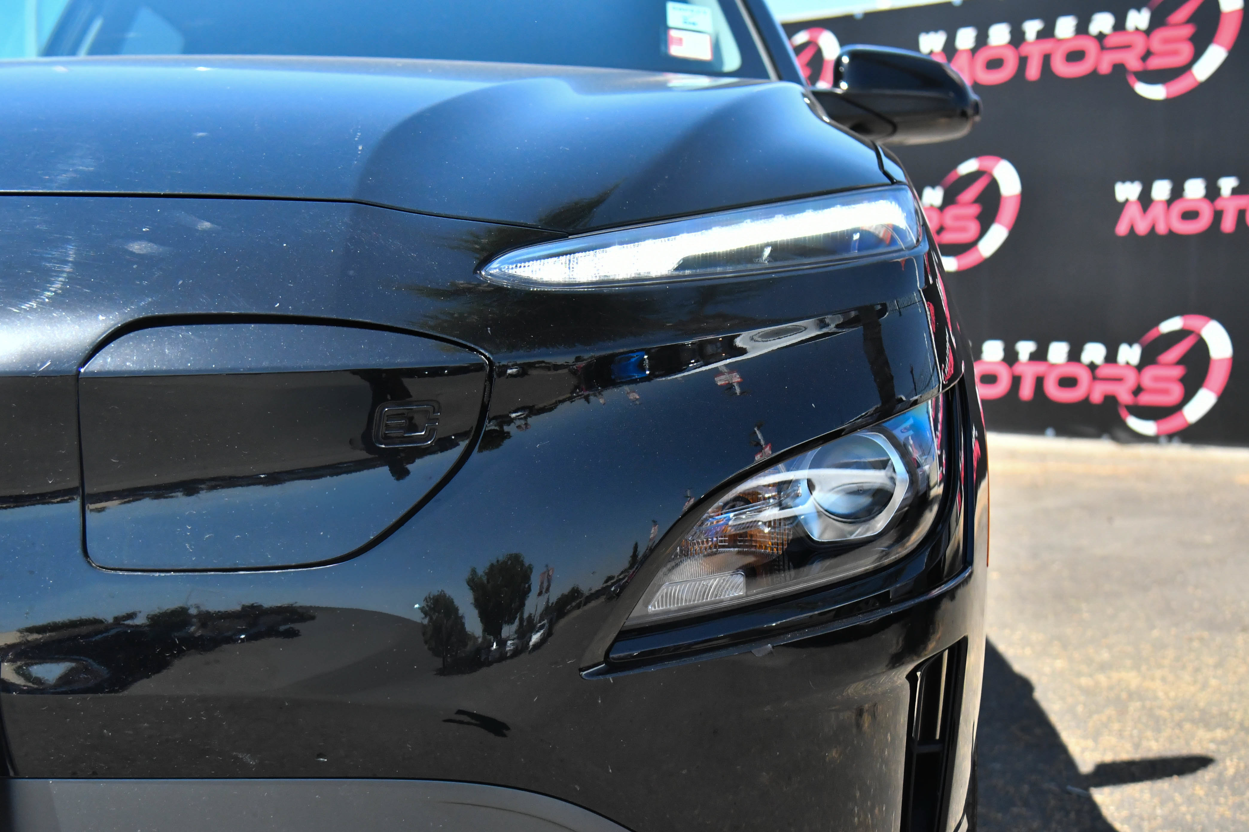 Used 2023 Hyundai Kona SE w/ Cargo Package FWD image 11