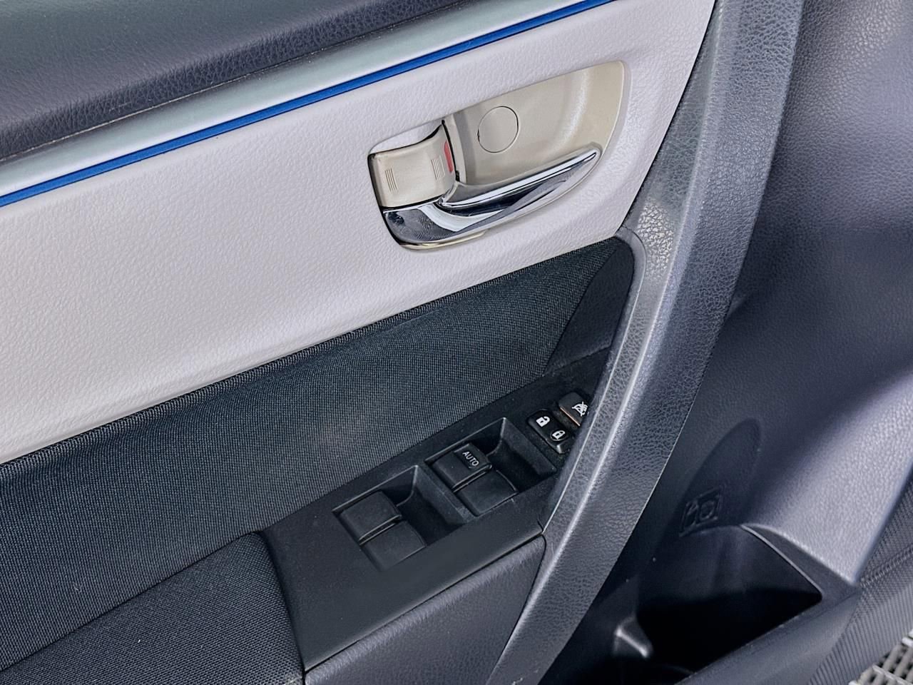 Used 2016 Toyota Corolla LE image 24