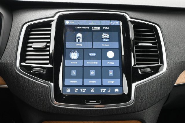 Used 2025 Volvo XC90 B6 Plus w/ Protection Package Premier AWD/4WD image 16