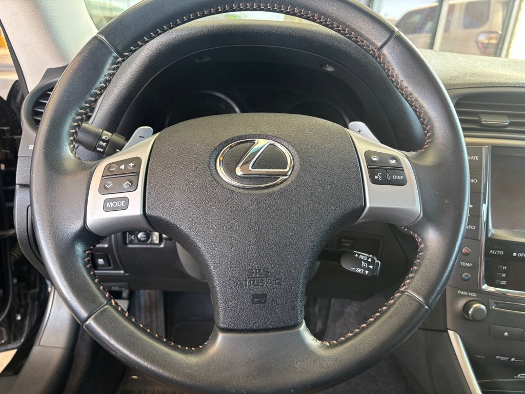 Used 2014 Lexus IS 250C w/ Luxury Package RWD image 9