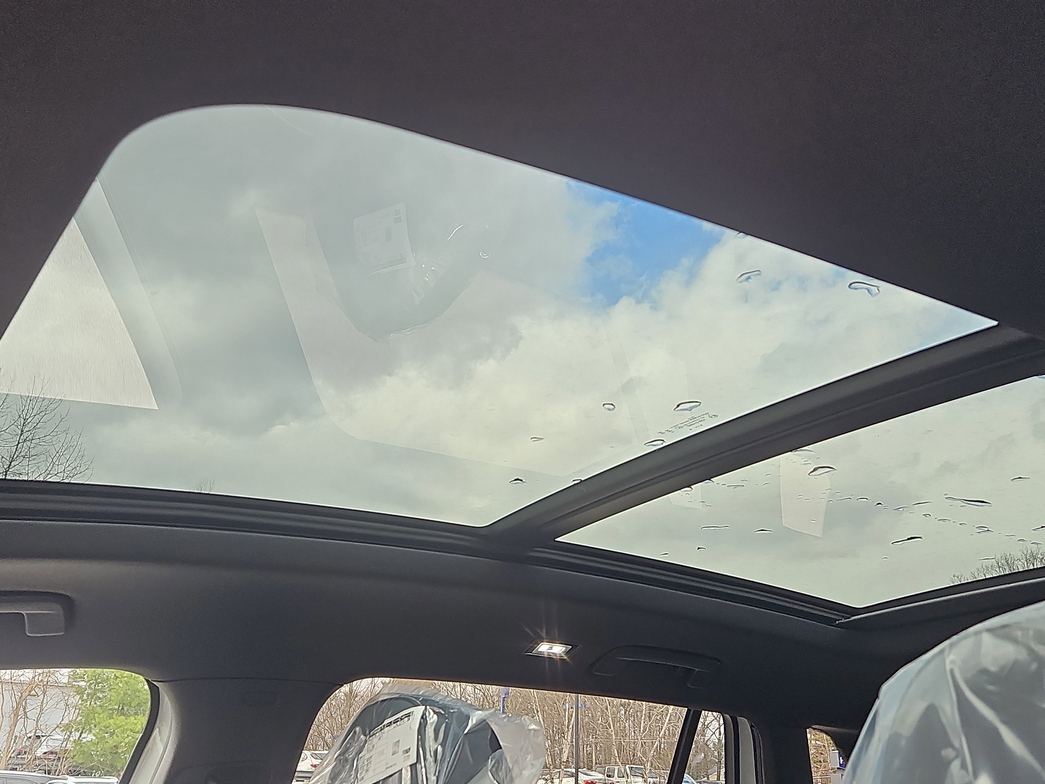 New 2026 Volkswagen Tiguan SEL R-Line image 7