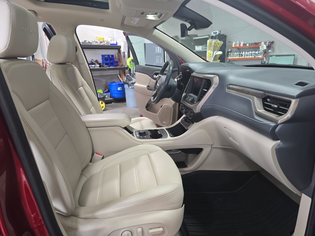 Used 2022 GMC Acadia Denali w/ Denali Ultimate Package AWD/4WD image 10
