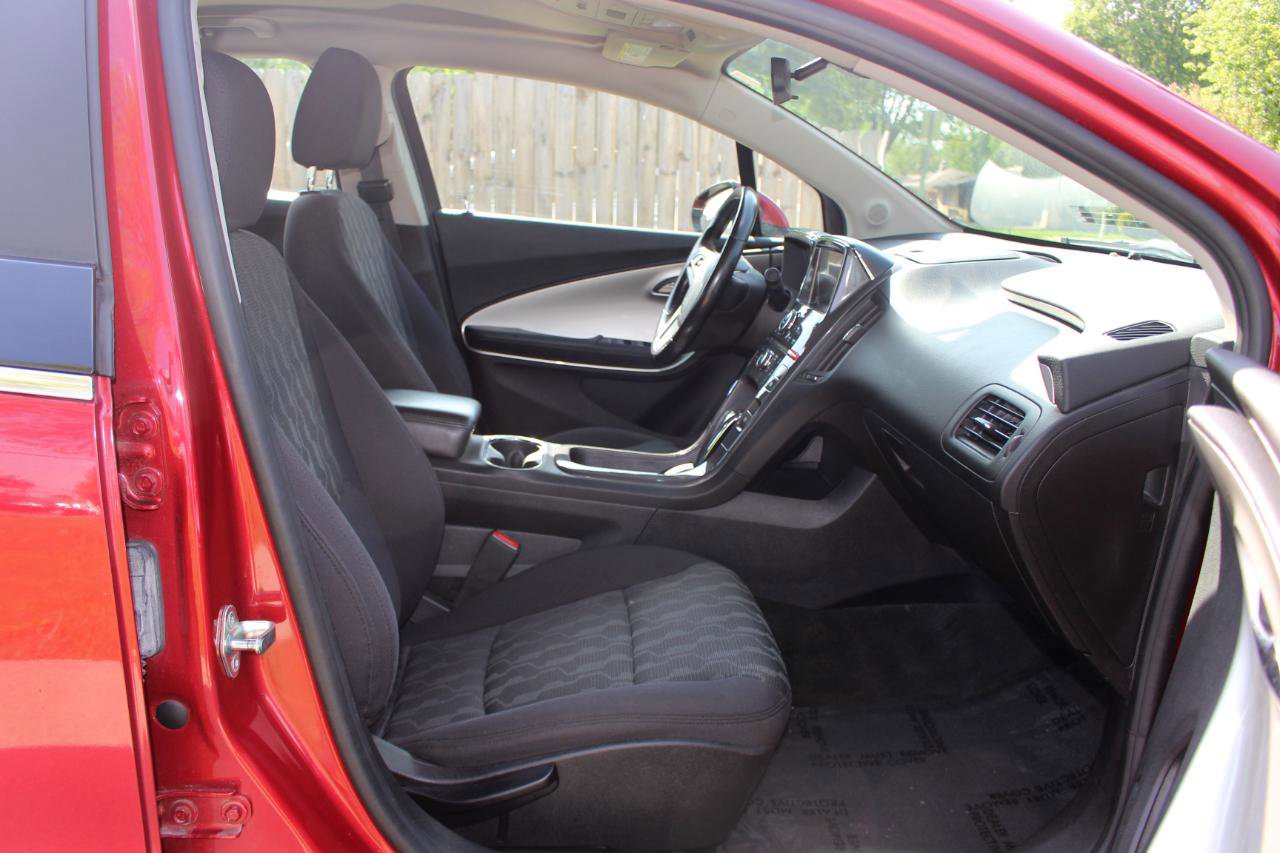 Used 2015 Chevrolet Volt FWD image 36