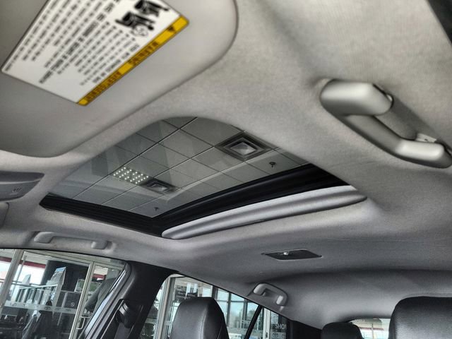 Used 2016 Toyota Prius Three w/ Advanced Technology Package image 22