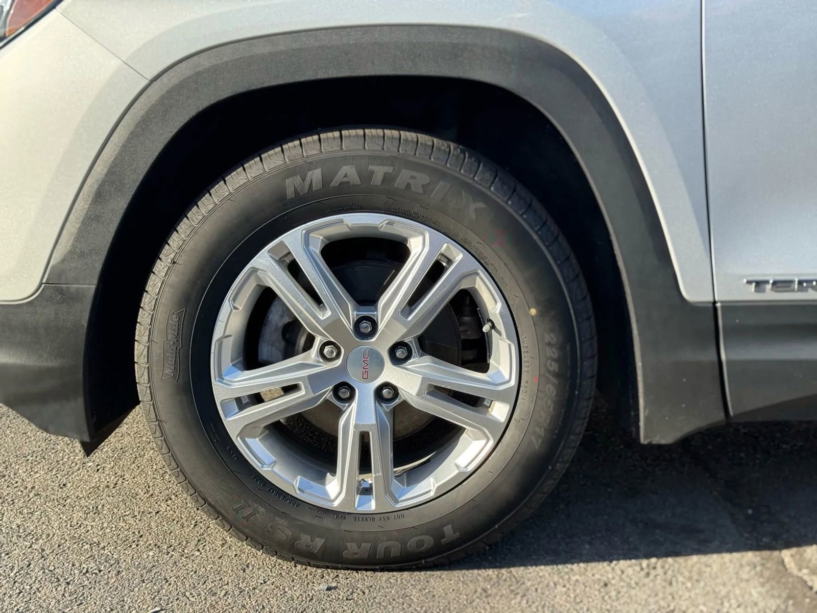 Used 2018 GMC Terrain SLE w/ Driver Convenience Package image 6