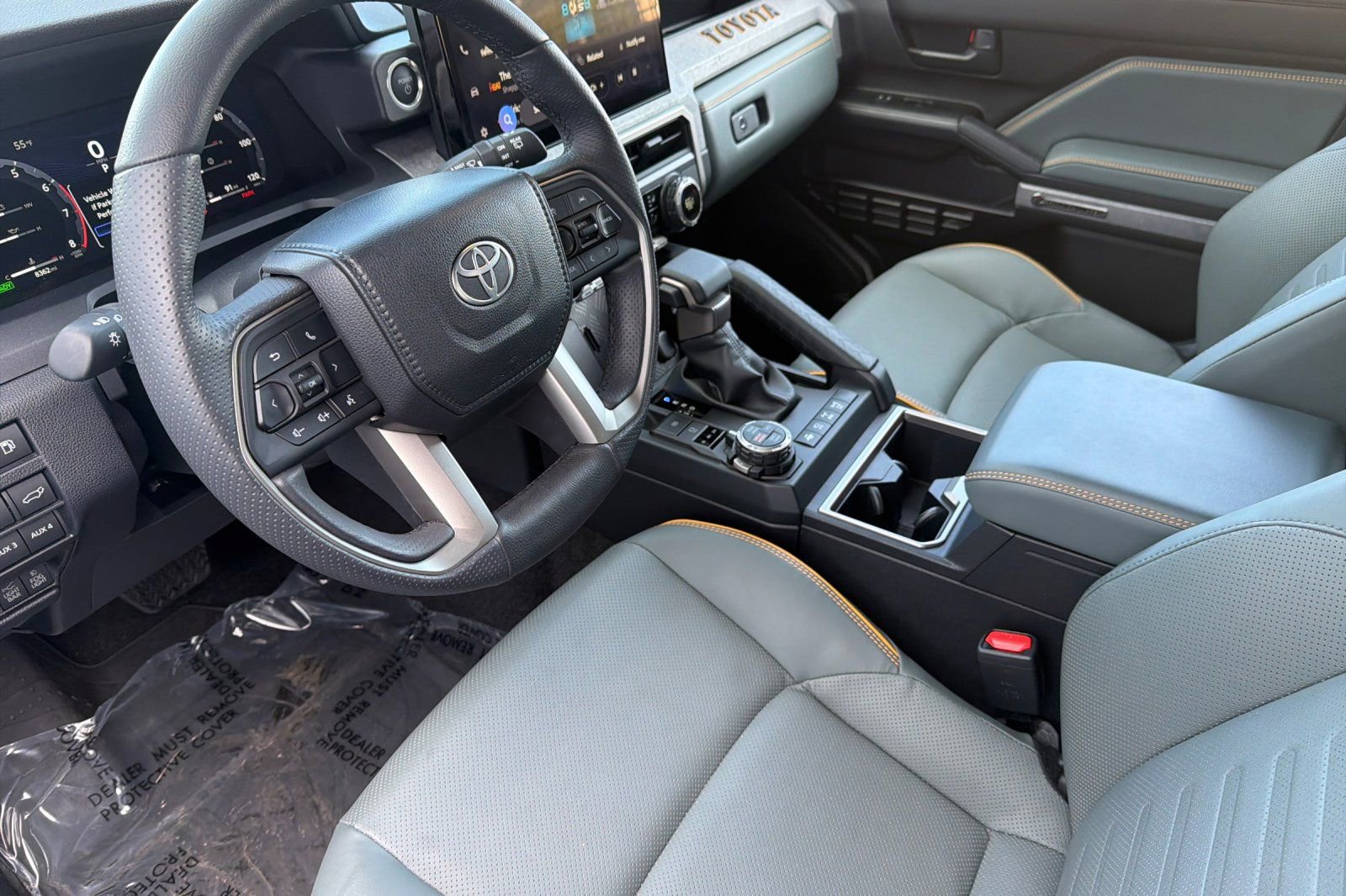 Used 2025 Toyota 4Runner Trailhunter image 10