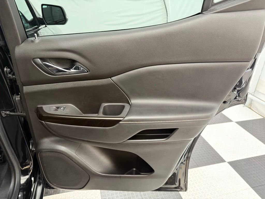 Used 2021 GMC Acadia AT4 w/ GMC Pro Grade Package image 24