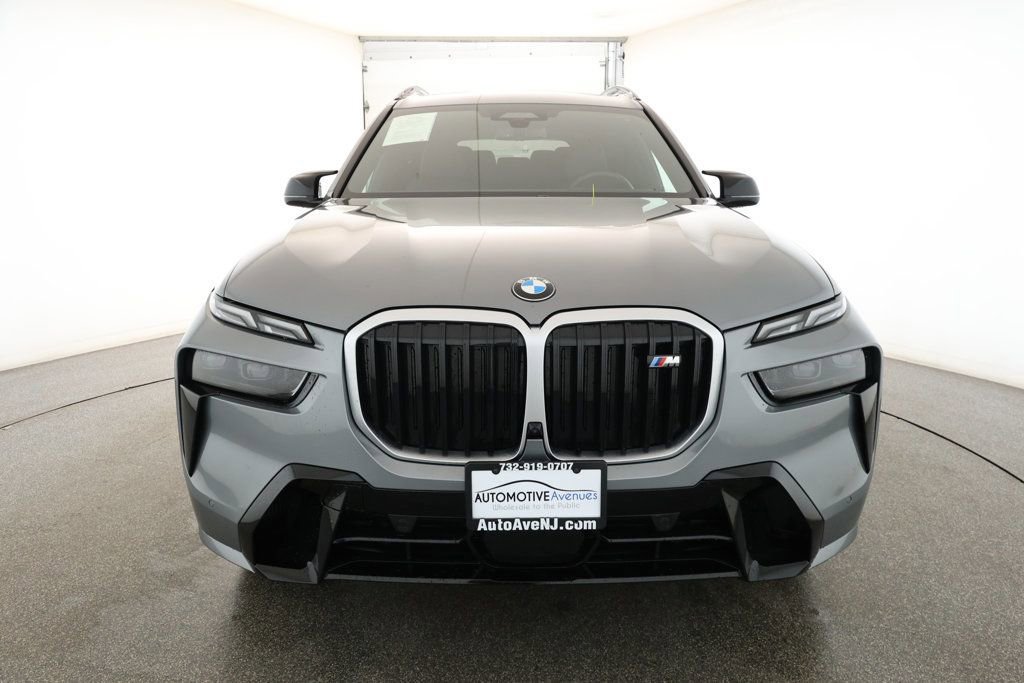 Used 2025 BMW X7 M60i image 2
