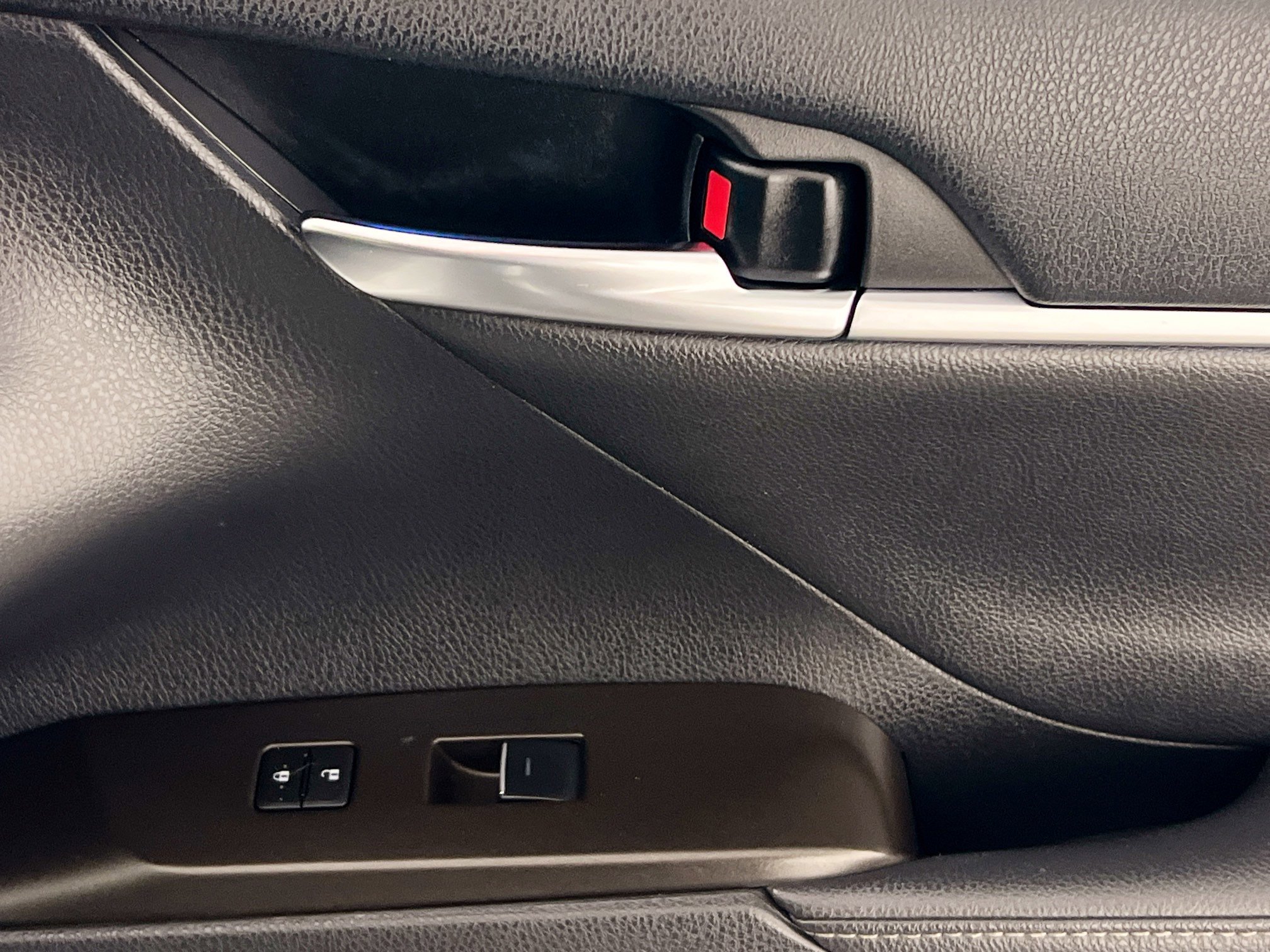 Used 2023 Toyota Camry XSE image 32