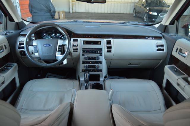 Used 2012 Ford Flex SEL w/ Equipment Group Order Code FWD image 16