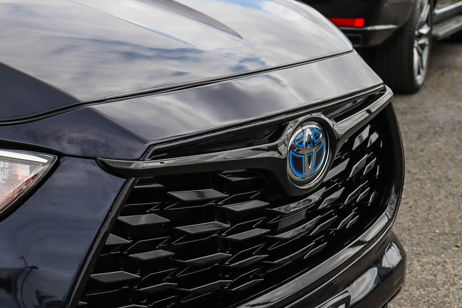 Used 2021 Toyota Highlander XLE AWD/4WD image 6
