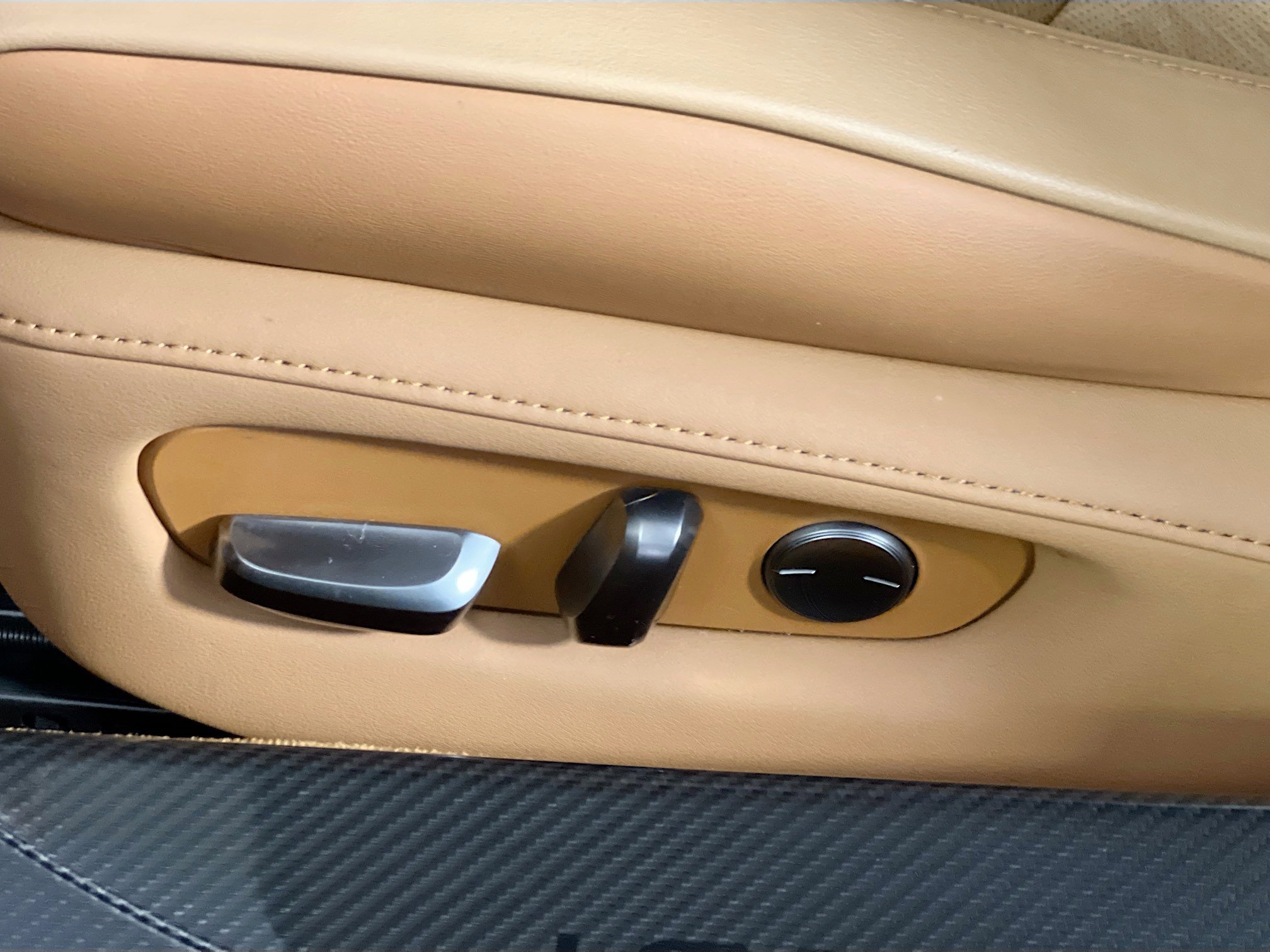 Used 2020 Lexus LC 500 Coupe w/ Performance Package image 15