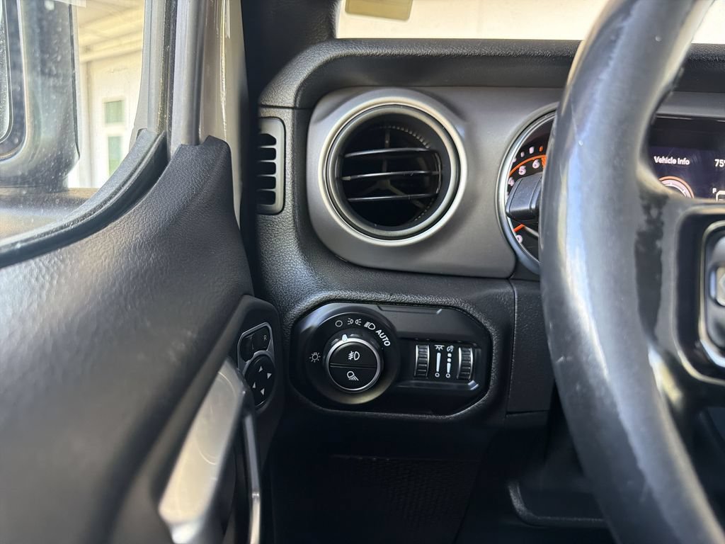 Used 2020 Jeep Gladiator Sport w/ Quick Order Package 24S AWD/4WD image 18