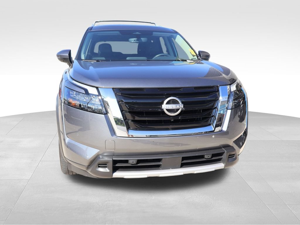 Used 2025 Nissan Pathfinder SL w/ SL Premium Package AWD/4WD image 6