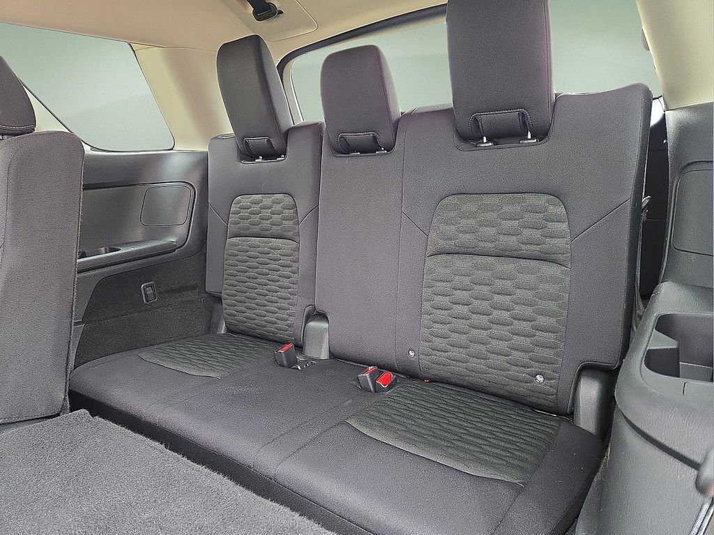 Used 2025 Nissan Pathfinder SV AWD/4WD image 15