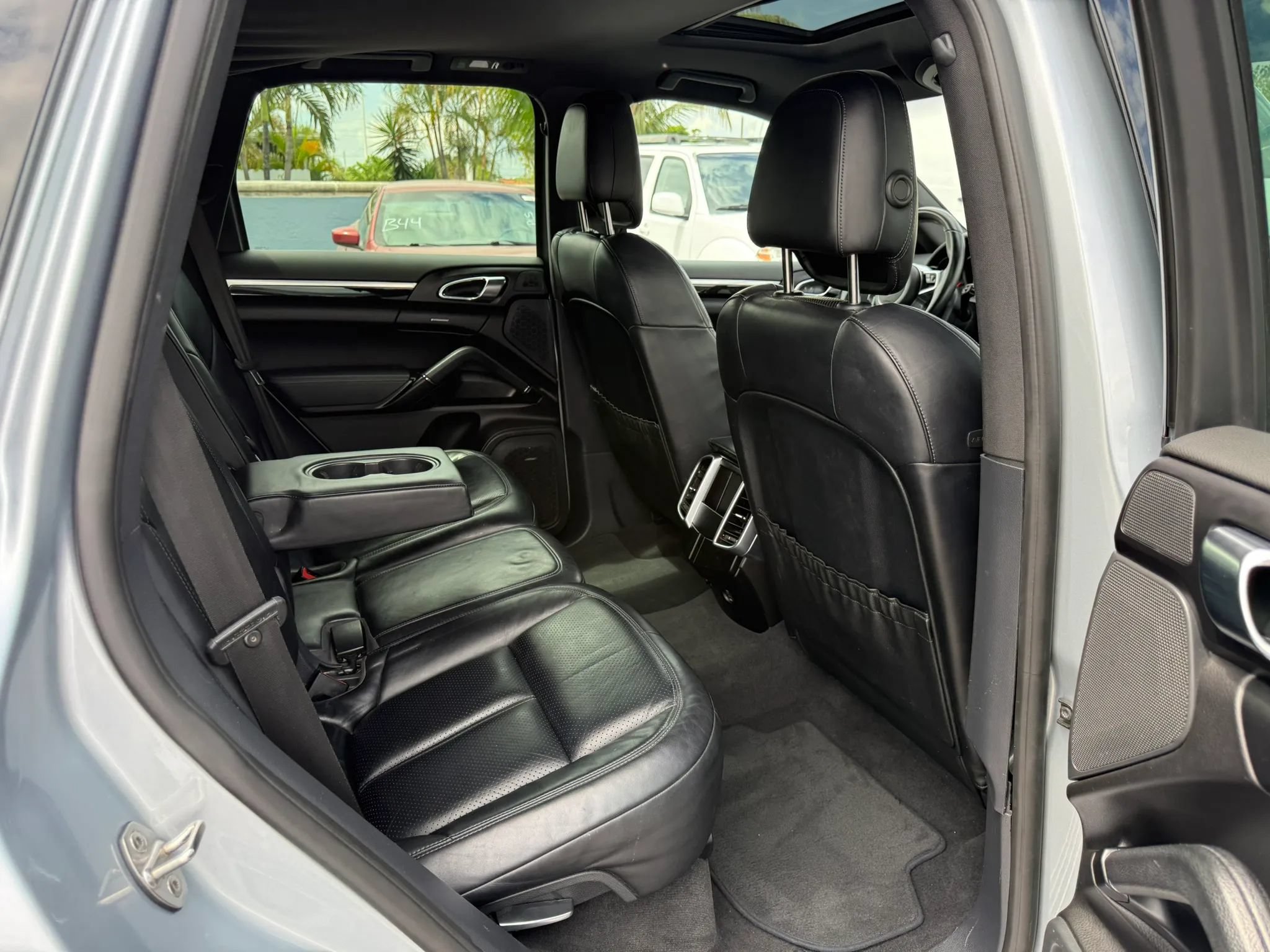 Used 2017 Porsche Cayenne Platinum Edition AWD/4WD image 21
