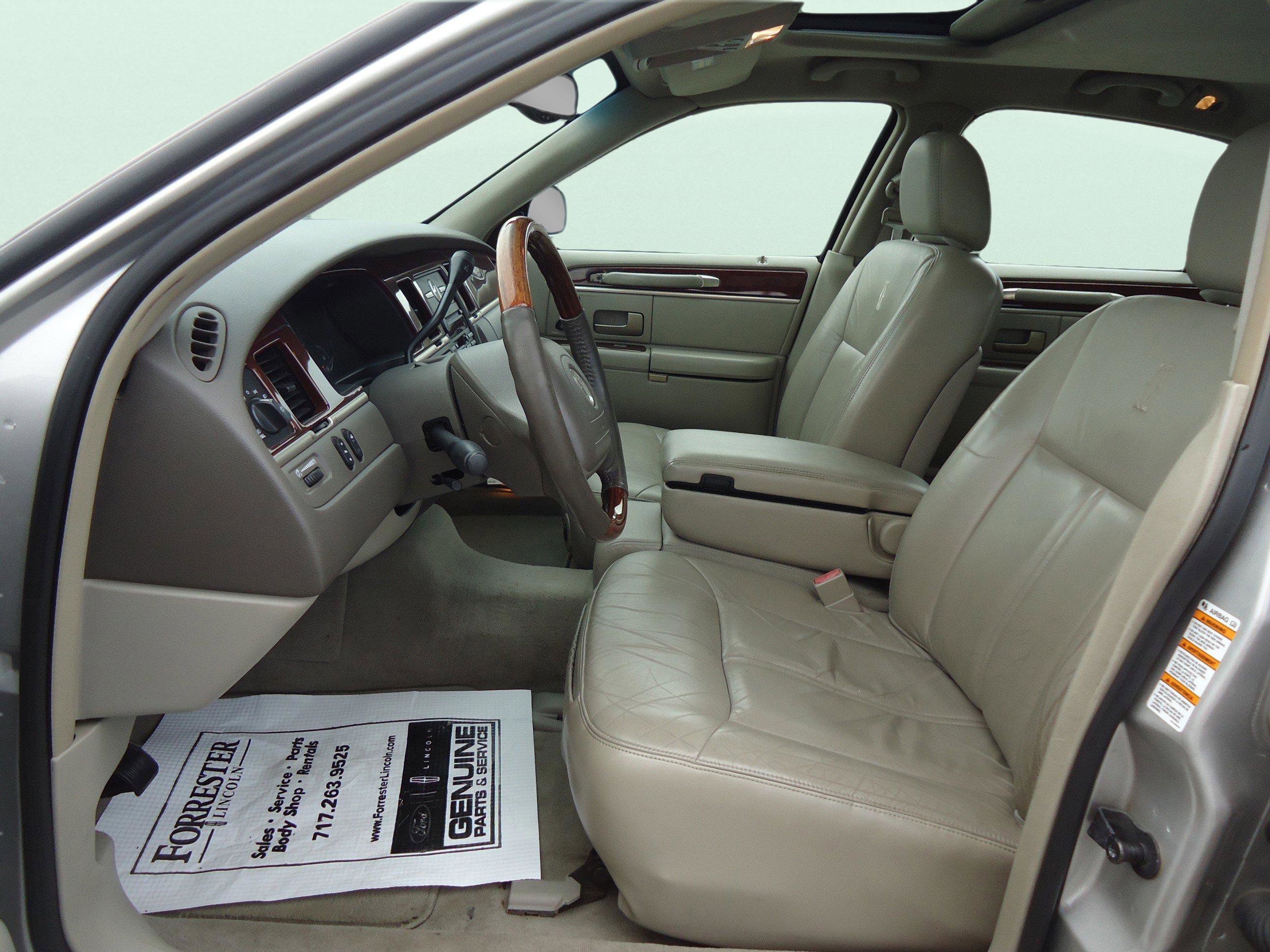 Used 2003 Lincoln Town Car Cartier image 20