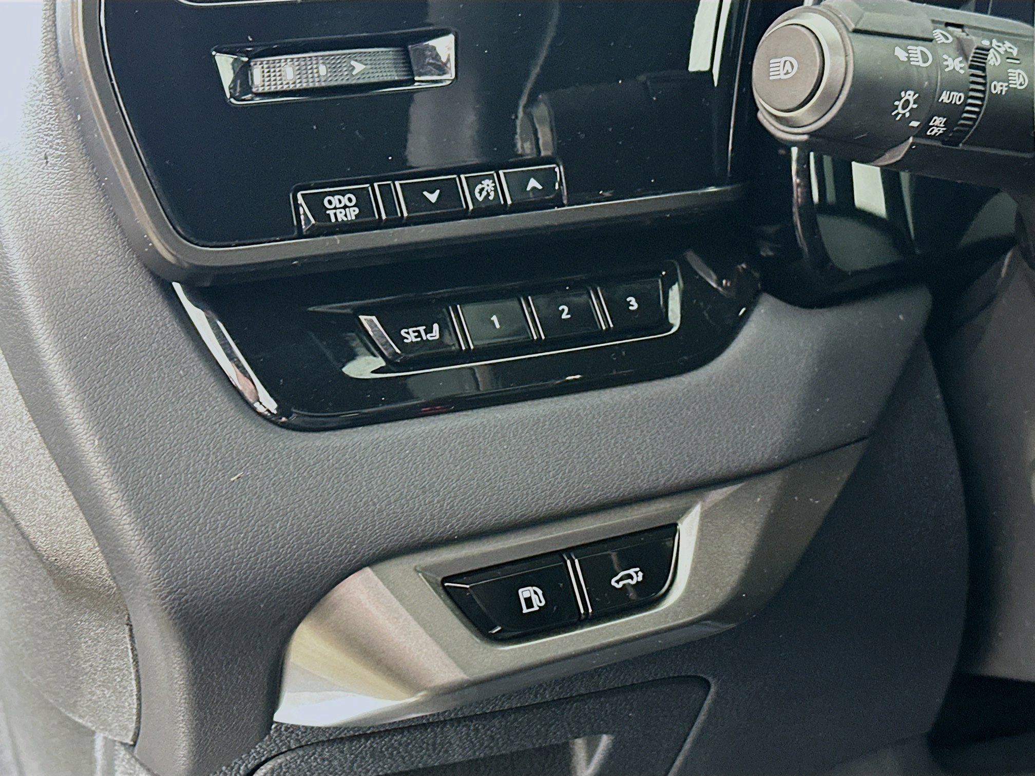 Used 2023 Lexus RX 350 w/ Accessory Package image 10