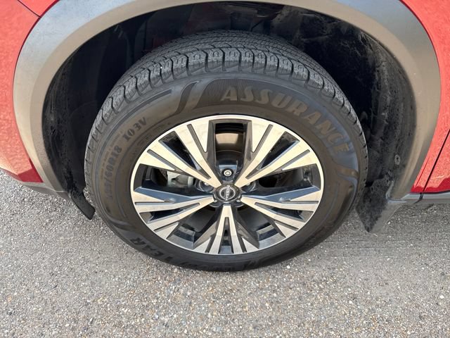 Used 2022 Nissan Rogue SV w/ SV Premium Package FWD image 12