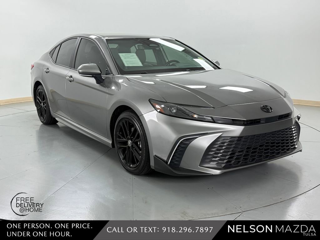 Used 2025 Toyota Camry SE w/ Convenience Package FWD image 4