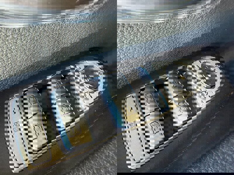 Used 2017 Mercedes-Benz E 300 image 25