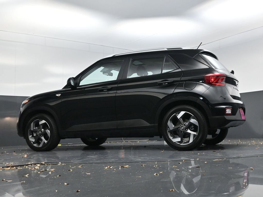 Used 2025 Hyundai Venue SEL image 20