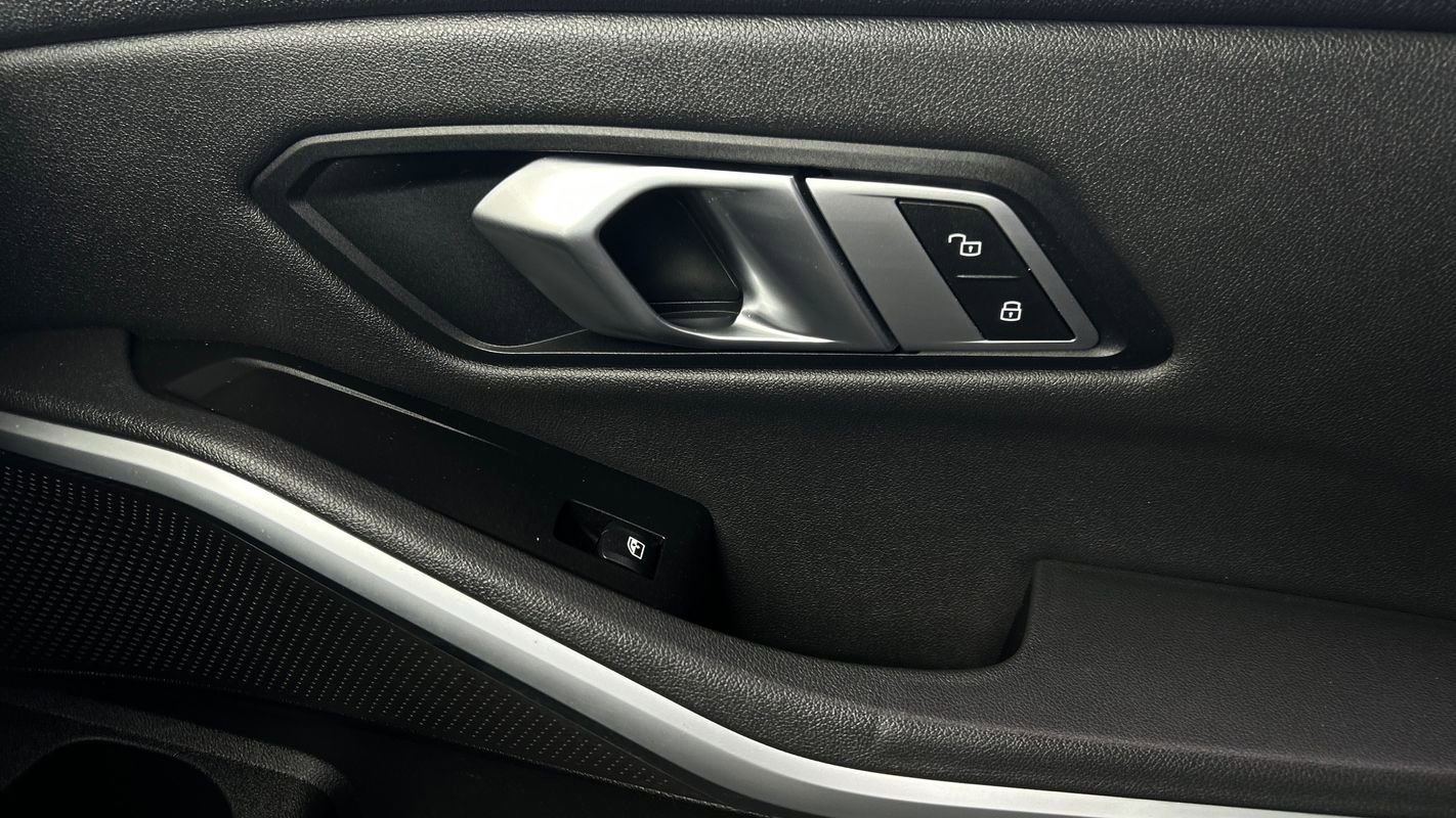 Used 2019 BMW 330i xDrive xDrive w/ M Sport Package image 34