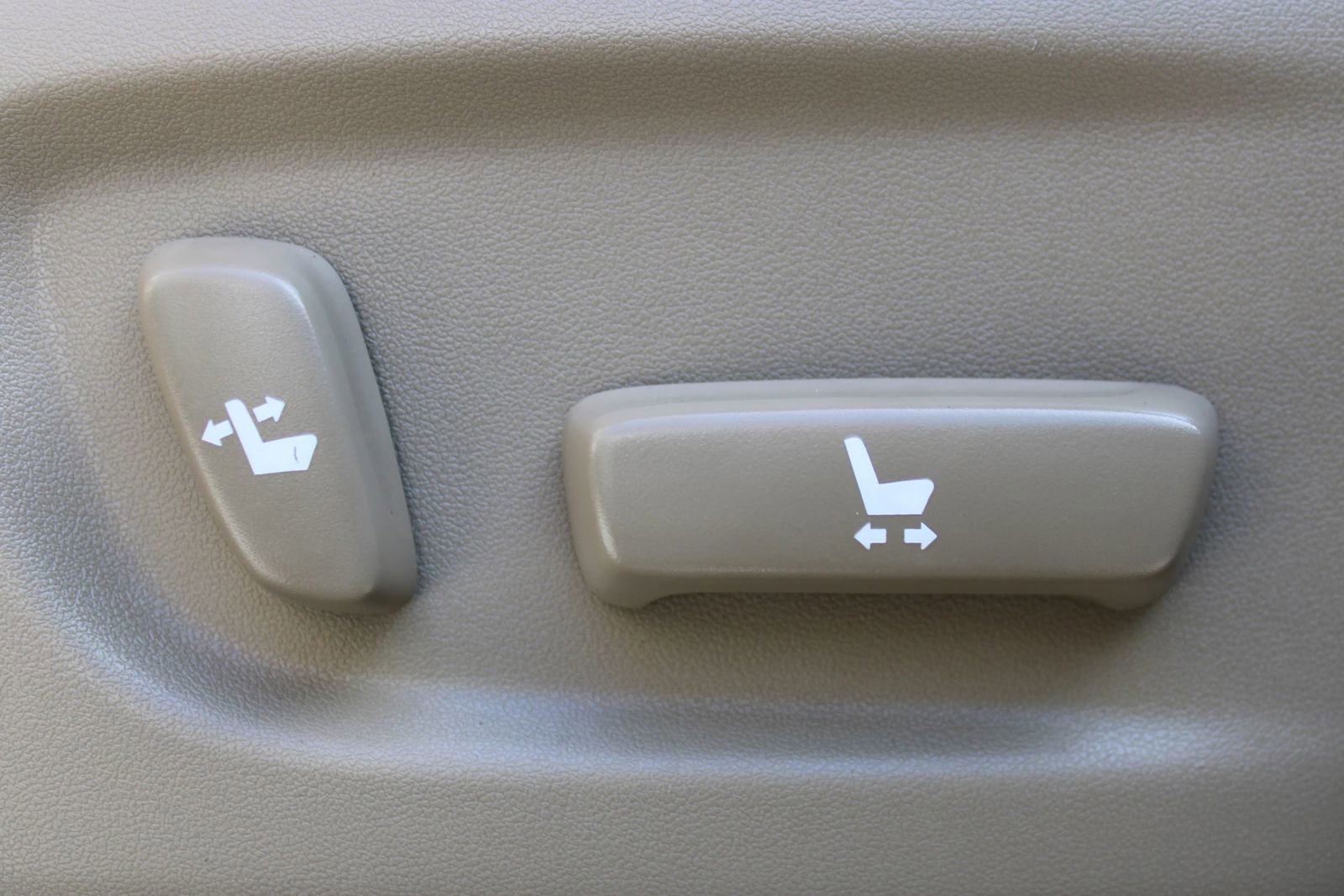 Used 2010 Toyota 4Runner Limited image 4