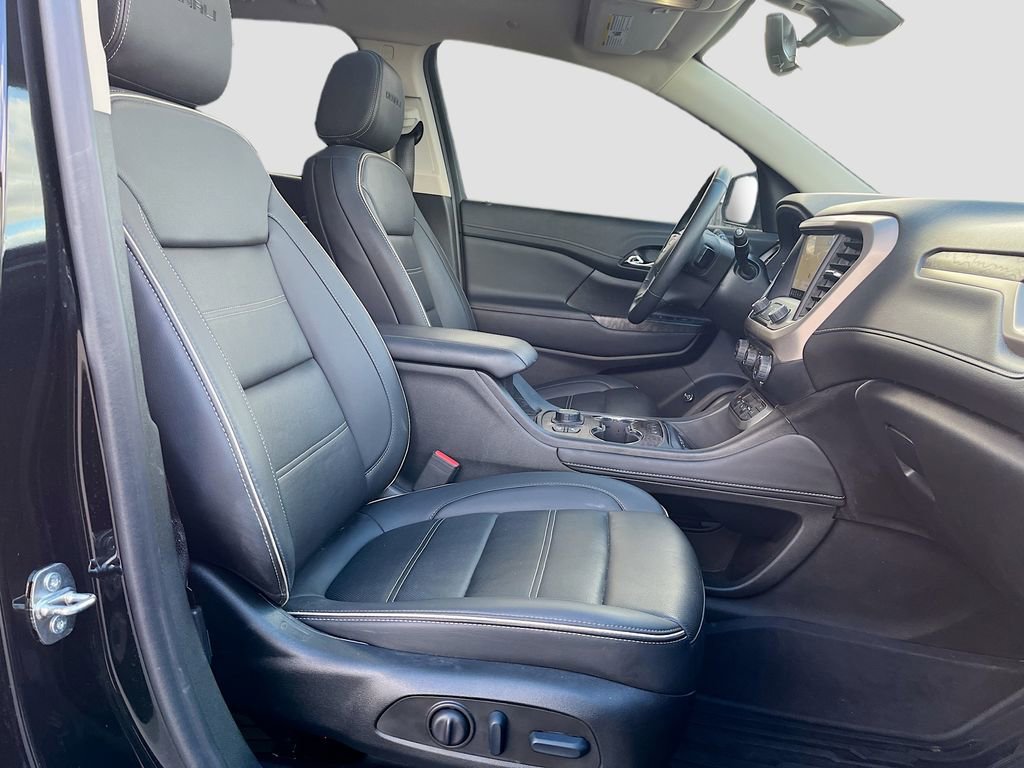 Used 2023 GMC Acadia Denali w/ Denali Technology Package image 30