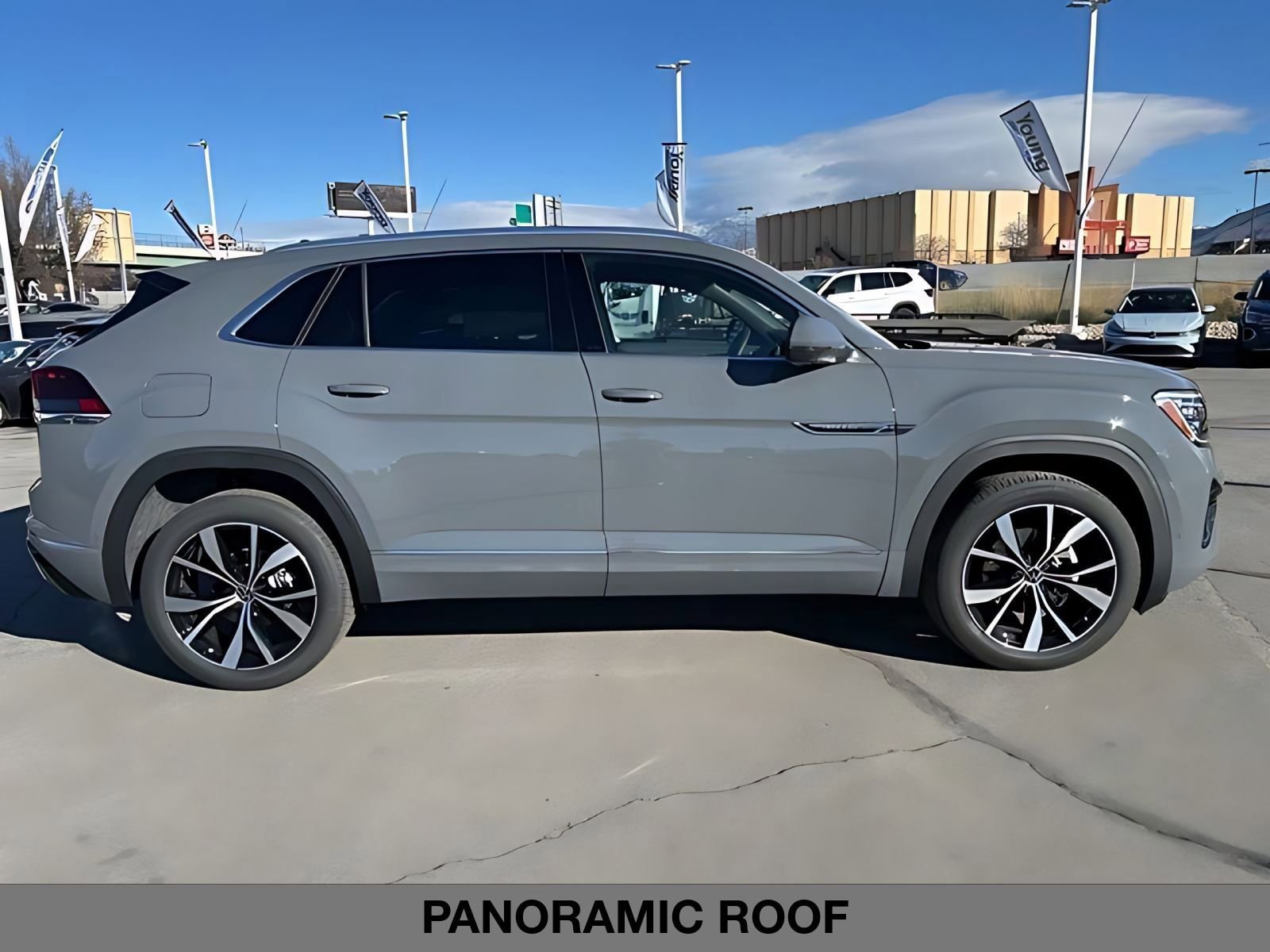 New 2026 Volkswagen Atlas Cross Sport SEL Premium R-Line AWD/4WD image 4