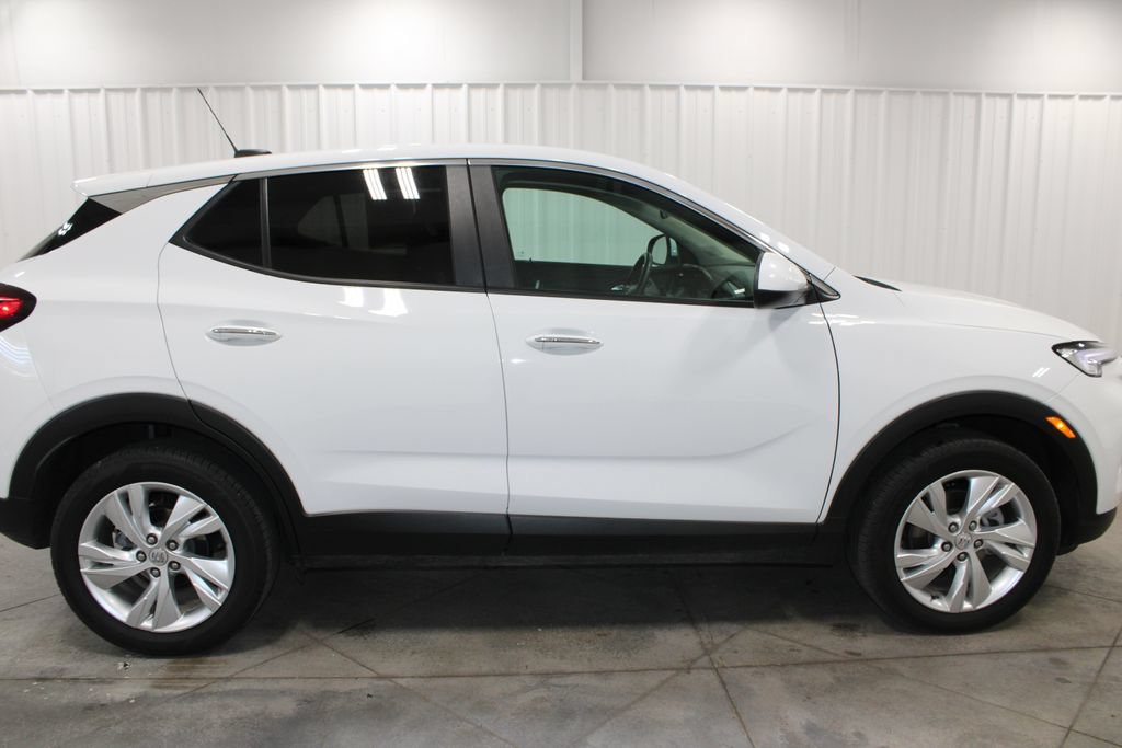 Used 2025 Buick Encore GX Preferred AWD/4WD image 11