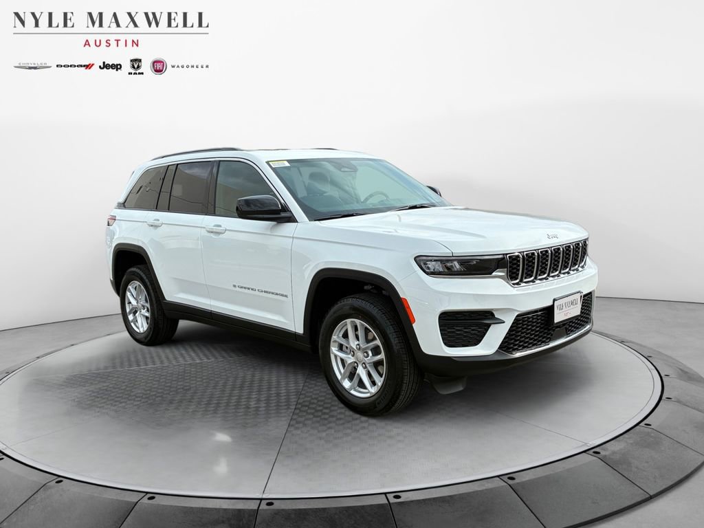 New 2026 Jeep Grand Cherokee Laredo RWD image 2