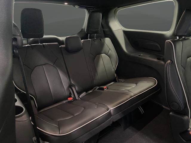 New 2026 Chrysler Pacifica Limited w/ S Appearance Package image 35