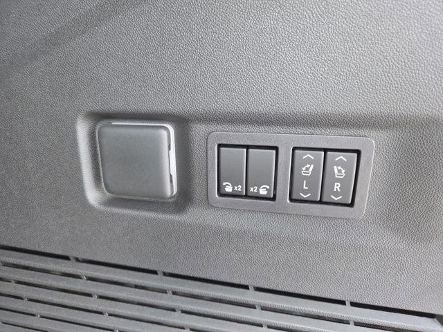 New 2026 GMC Yukon XL Denali w/ Denali Reserve Package image 20