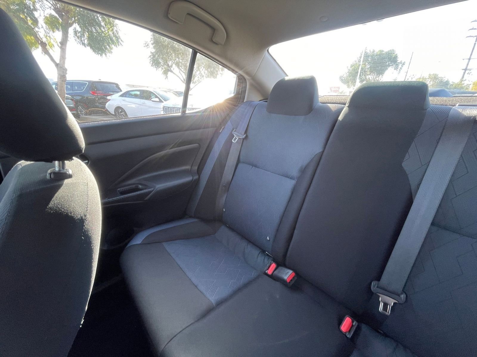 Used 2025 Nissan Versa SV image 39
