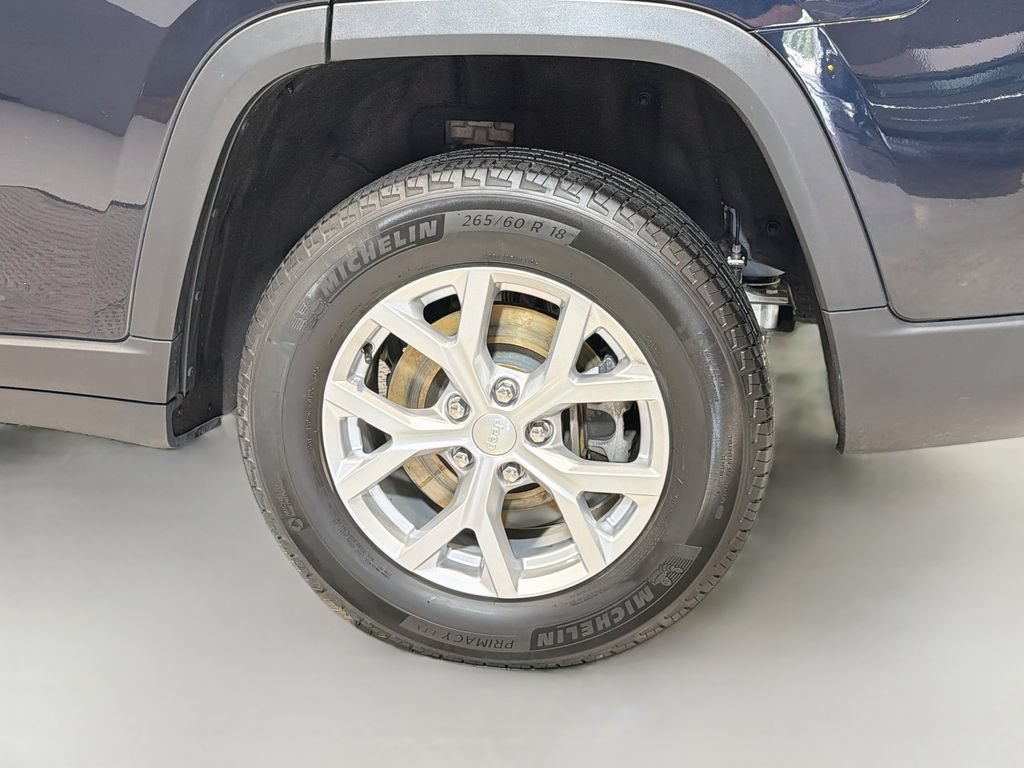 Used 2023 Jeep Grand Cherokee L Limited AWD/4WD image 35