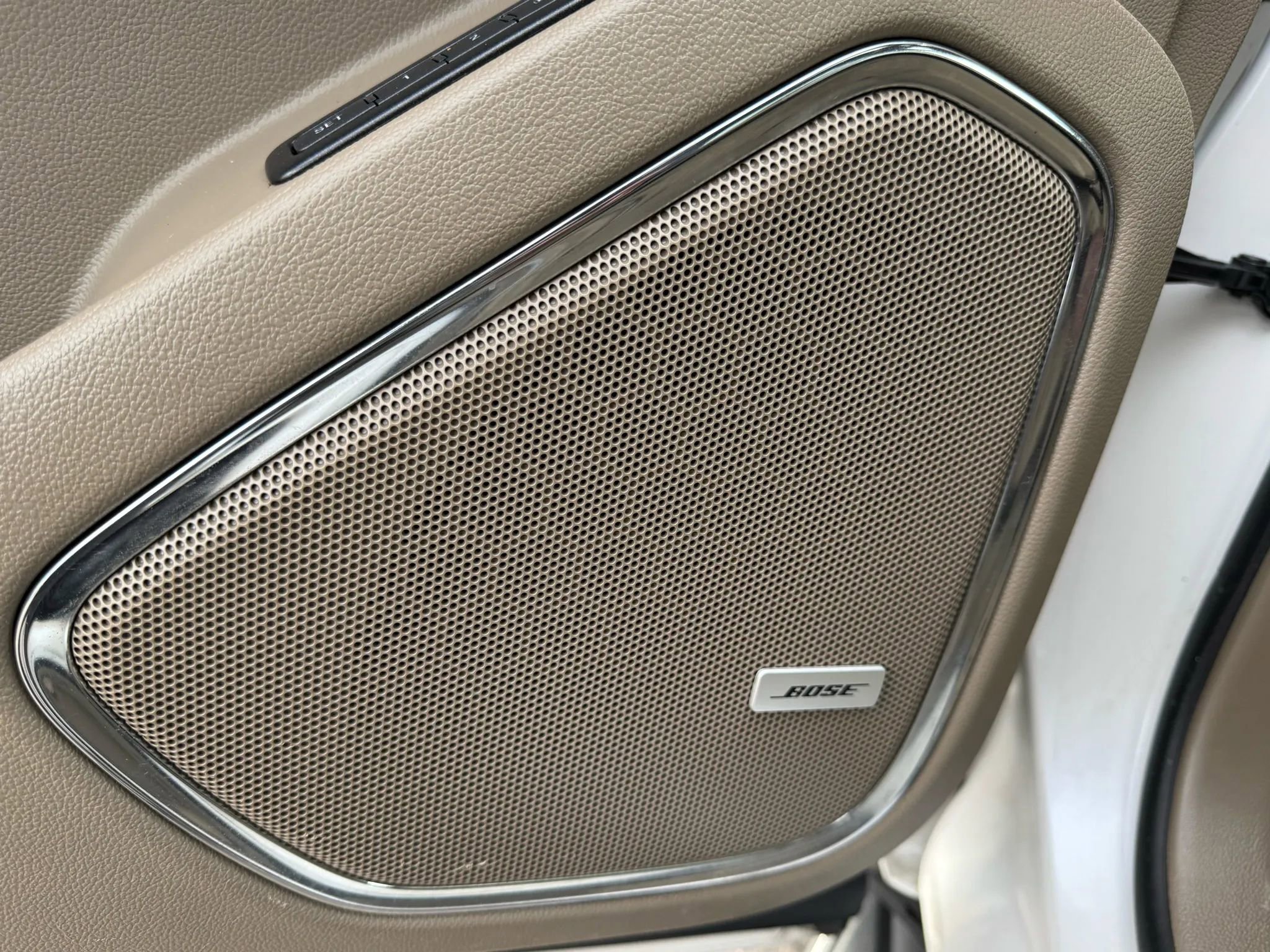 Used 2017 GMC Yukon XL SLT w/ Open Road Package image 49