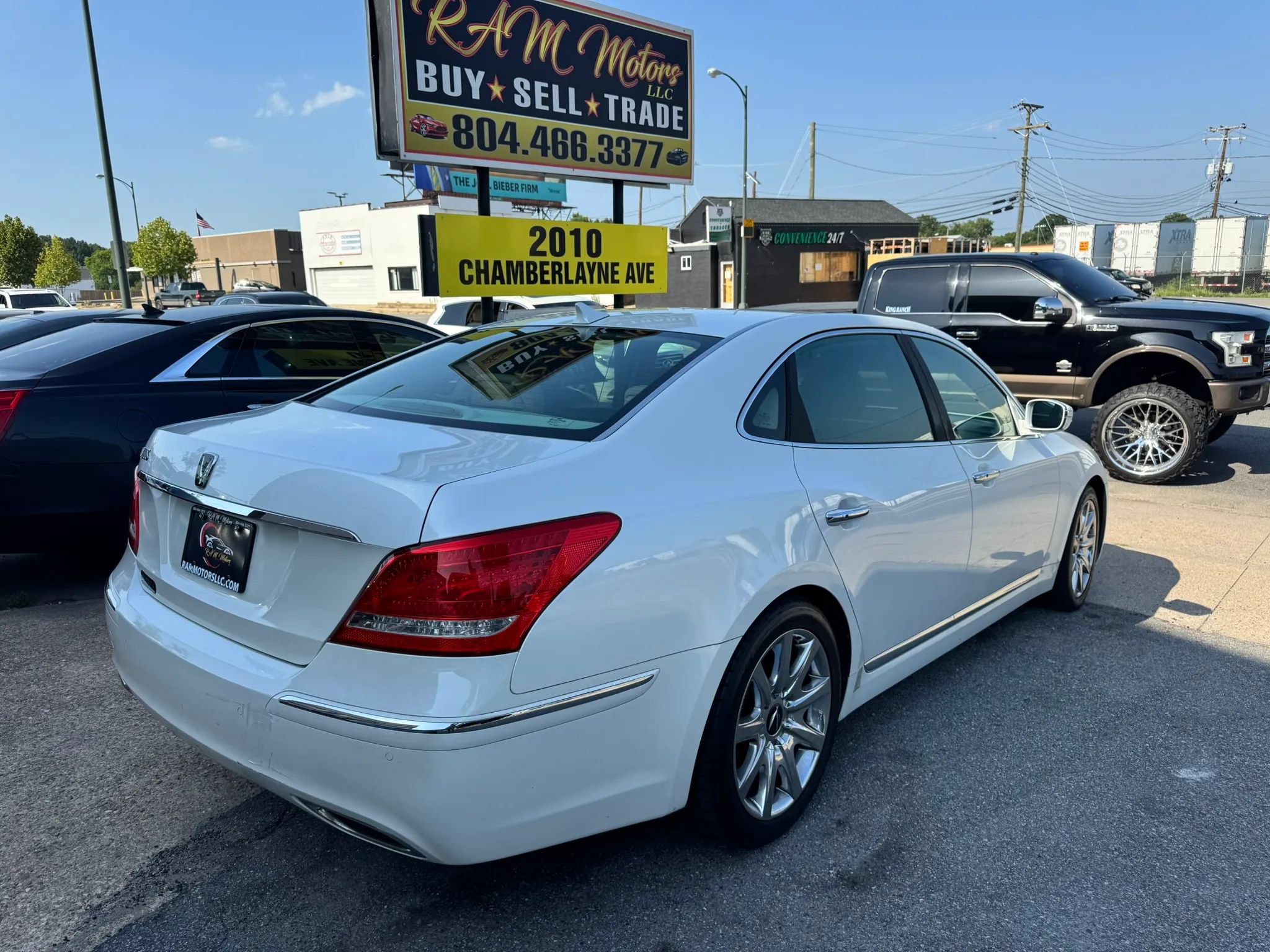 Used 2011 Hyundai Equus Ultimate RWD image 3