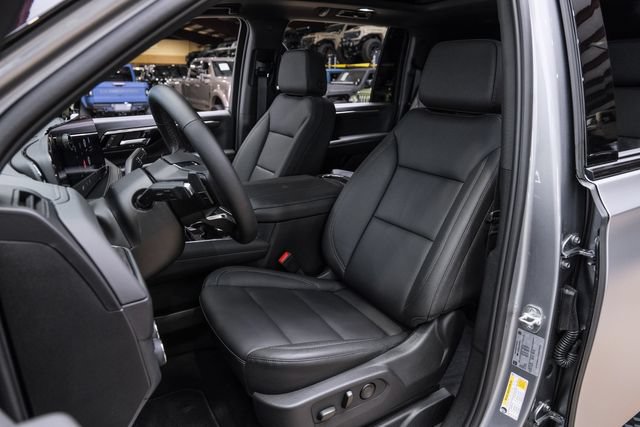 Used 2026 Chevrolet Suburban Z71 w/ Comfort Package AWD/4WD image 60