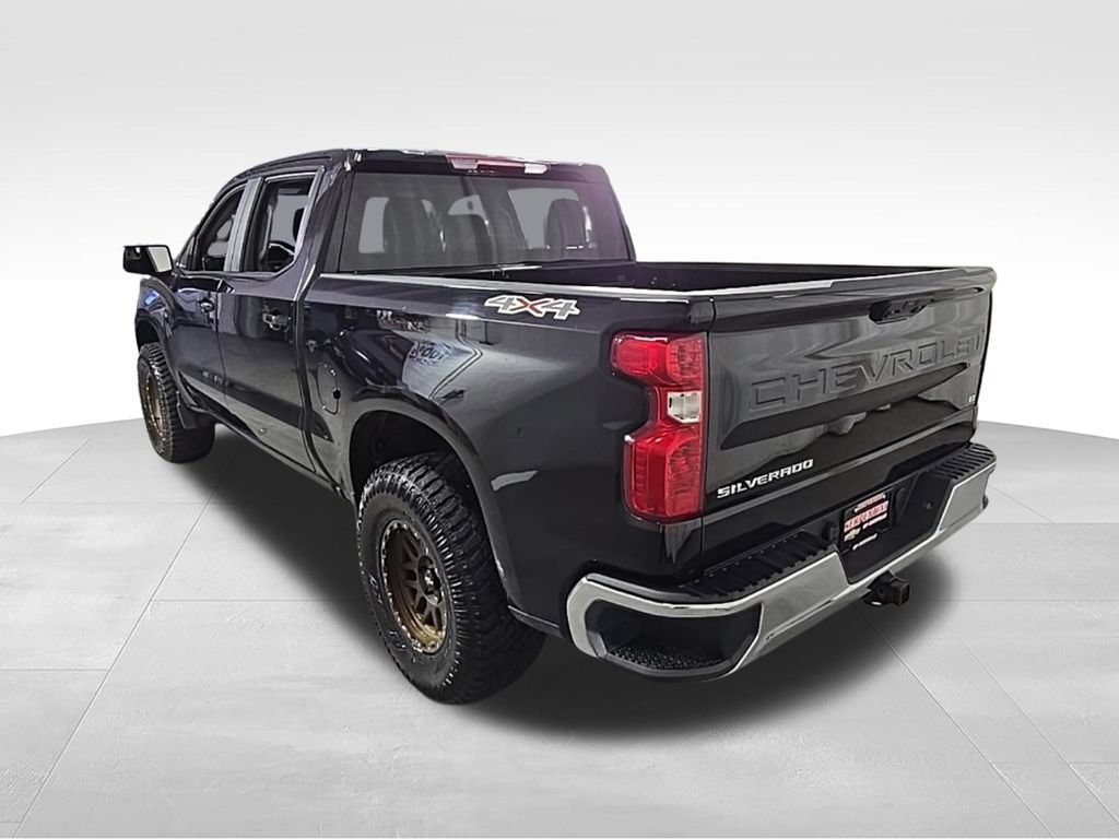 Used 2024 Chevrolet Silverado 1500 LT AWD/4WD image 9